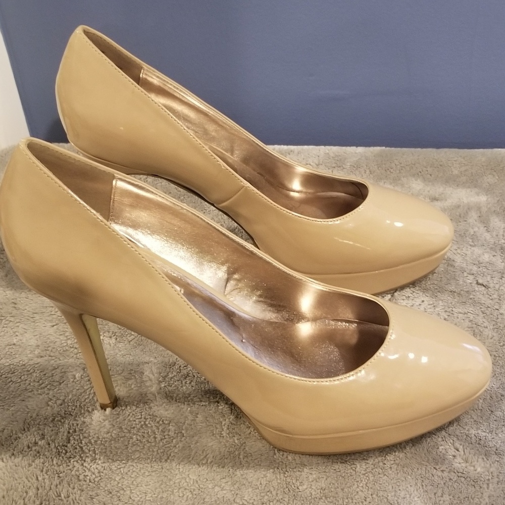 Steve Madden Platform Pumps